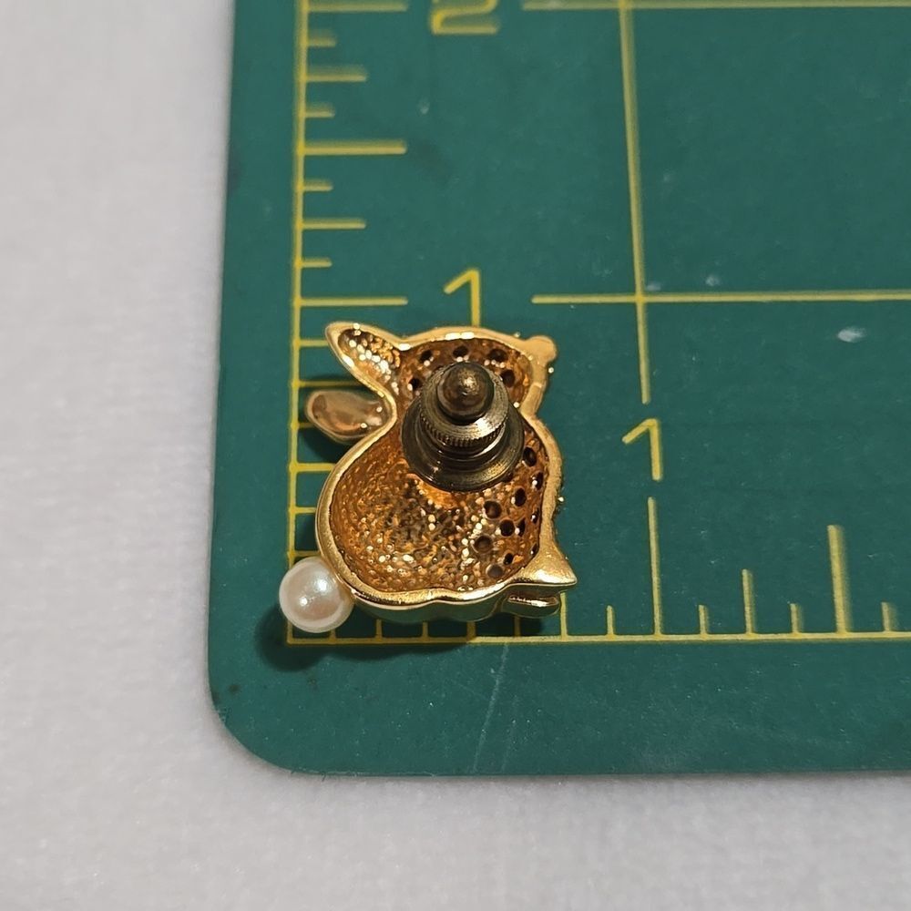 Crystal Rabbit Brooch - Picture 7 of 7